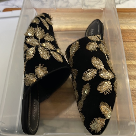 NWOB/Velvet Fickle Charles by Charles David black w/Gold Sequins mule. Size 10 - Picture 7 of 7